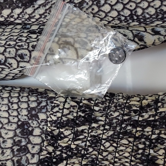 Live 4 Truth NWOT Sheer Snake skin Snakeskin Cover up Dress Top - Picture 8 of 10